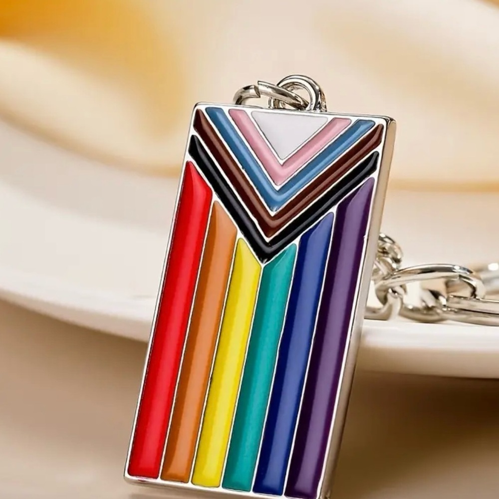 Multicolor Geometric Keychain - Picture 4 of 4